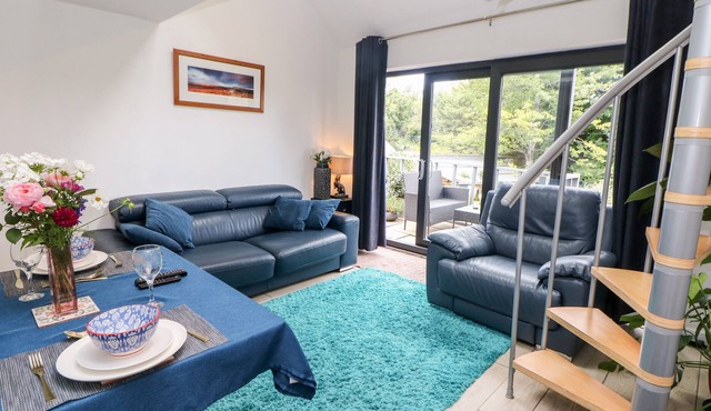 ROOMS WITH A VIEW, pet friendly, with a garden in Wirksworth