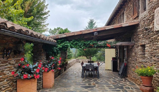 Rooms with shared terrace, shared garden and Wi-Fi