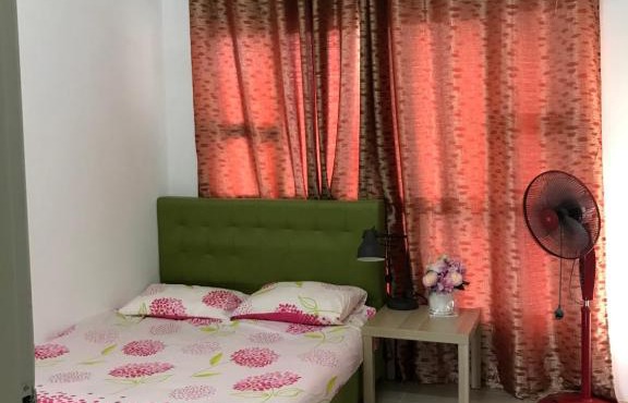 Roomstay in Putrajaya (Female only/Queen bed)