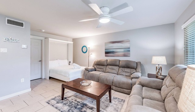 Roomy 1 BDRM Large Pool w/a Private Courtyard and a 5 Min Walk to the Beach