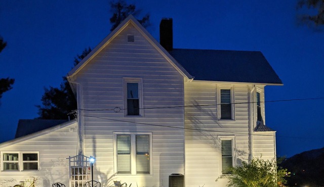 Roomy 1896 Victorian Farmhouse Farm Stay in Lee Virginia
