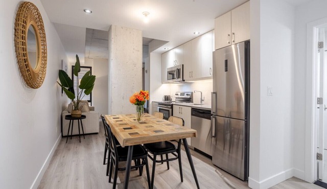 Roomy 1BR Getaway | MTL Old Port
