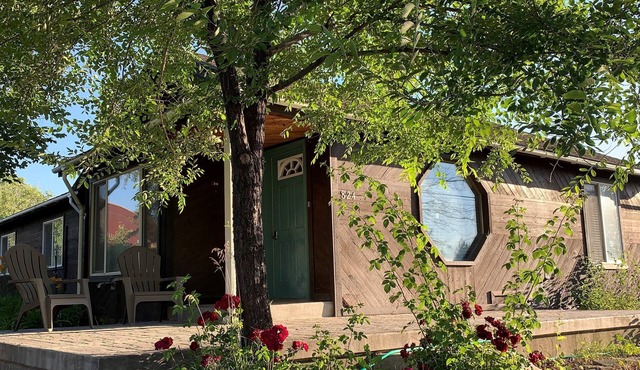 Roomy, 3 bed room house on the South side of town!