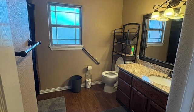 Roomy 4-bedroom house with large backyard in Abilene