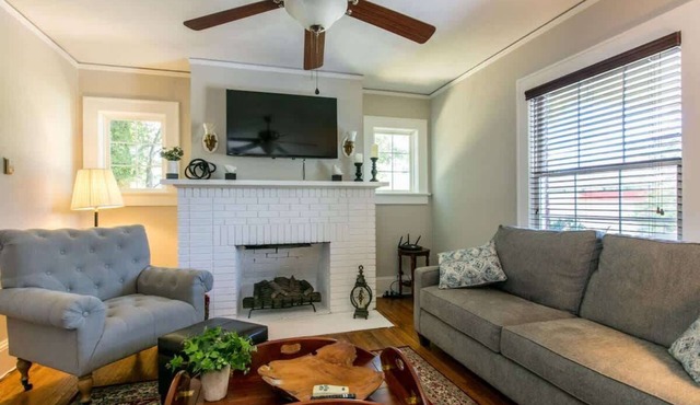 Roomy 5BR w/Backyard | Close 2 Downtown | Free Tix