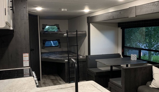 Roomy camper in quiet neighborhood!