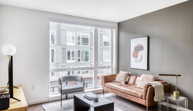 Roomy Central District 1BR w/Gym & BBQ, nr downtown, by Blueground