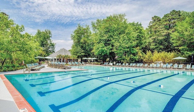 Roomy Condo w/ Indoor Resort Waterpark & Largest Outdoor Pool in the Outer Banks