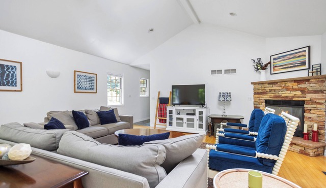 Roomy Family House, Trails to Dunes, Wooded, Peloton