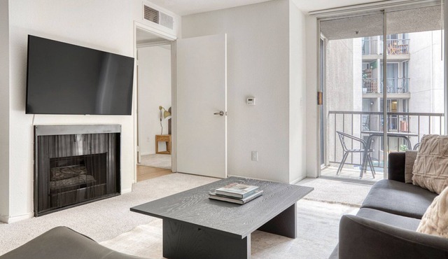Roomy Glendale 1BR w/ Gym, Pool & W/D, near Americana Mall, by Blueground