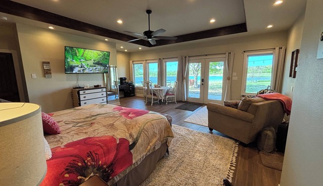Roomy Master Suite - Perfect for 2-3 adults OR 2 adults 1 child, min age 8 yrs