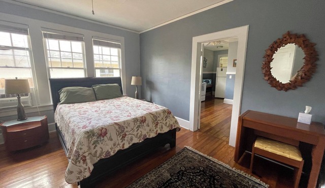 Roomy Murray Hill Couples Retreat