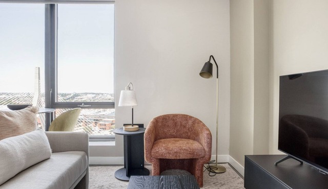 Roomy North Station Studio w/W/D & Gym, near TD Garden, by Blueground