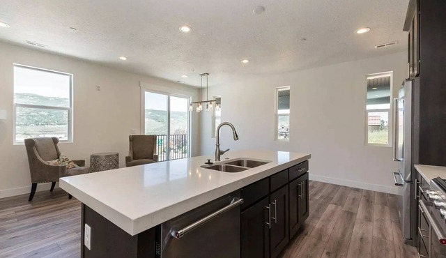 Roomy Park City Townhome Minutes from the Slopes