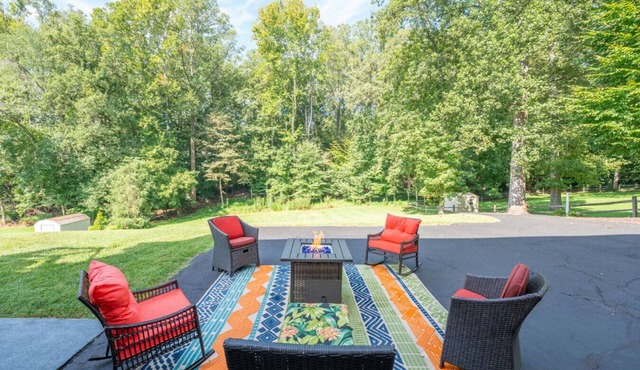 Roomy Retreat: Martinsville Speedway, Casino, Golf