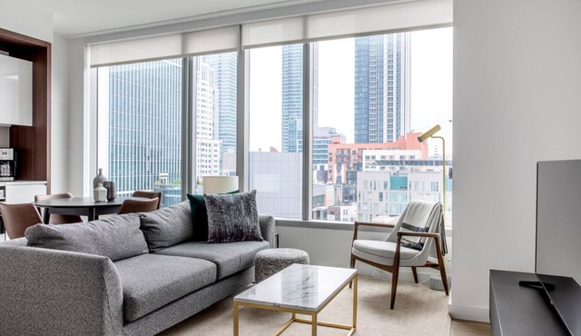 Roomy Rincon Hill 1BR w/Gym, Rooftop, Hot Tub, nr. SV by Blueground