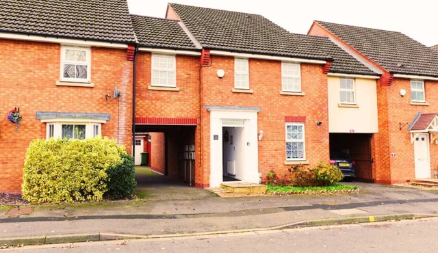 Roomy Spark Home with Parking, Garden, Wi-Fi