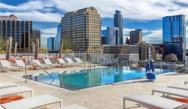 Roomy Studio at Austin Resort! Complete with Rooftop Pool, Fire Pit, and More!