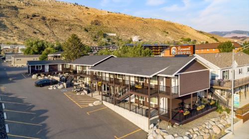 Roosevelt Hotel & Cabins - Yellowstone