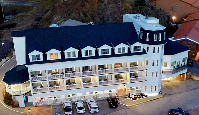 Roosevelt Inn Mount Rushmore