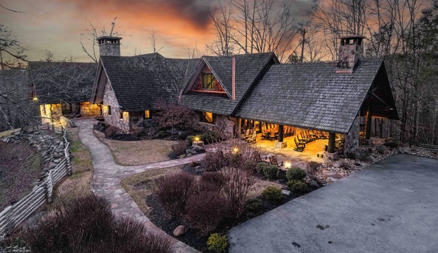 Roosevelt Lodge: Majestic Lodge with Everything to Make your Perfect Vacation Great!