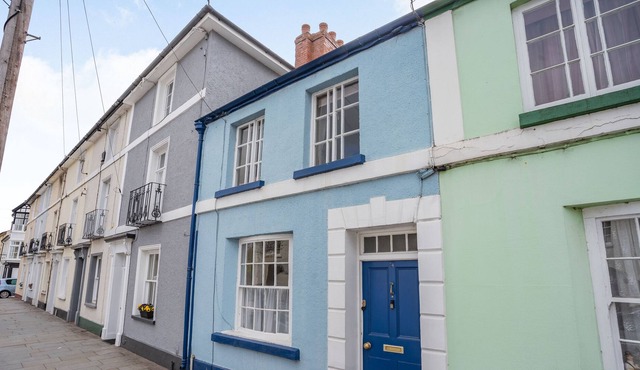 RORKES COTTAGE, family friendly, character holiday cottage in Brecon