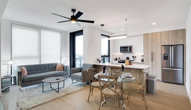Roro 2BR nr Shops & ASU | Mins to Airport | Pet-friendly