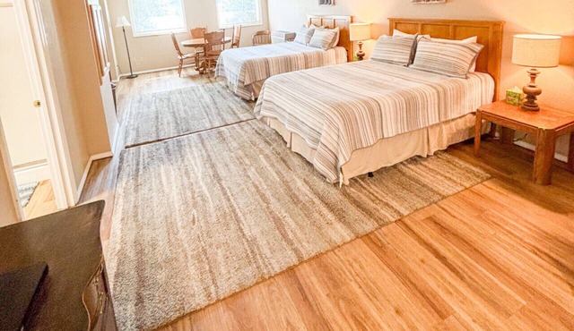 Rosé Room at Kerbyville Inn