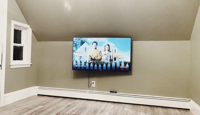 Rosé All Day King Studio | Retro Vibes | Downtown|