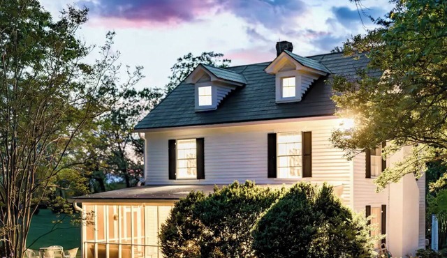 Rosé All Day: Wine Country Getaway! Walk to Dining