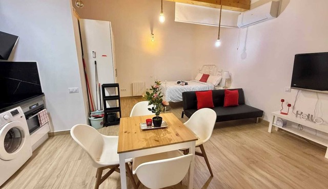 Rosa HOME · Quiet Private House Close to Madrid City Center
