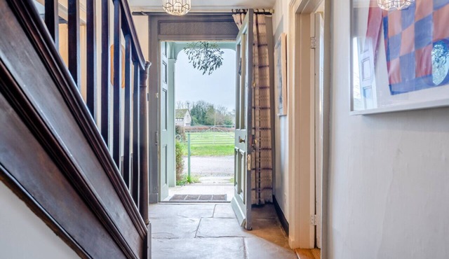 Rosamond House - Four Bedroom House, Sleeps 8