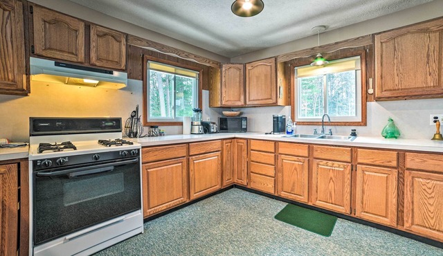 Roscommon Cottage in Huron National Forest!