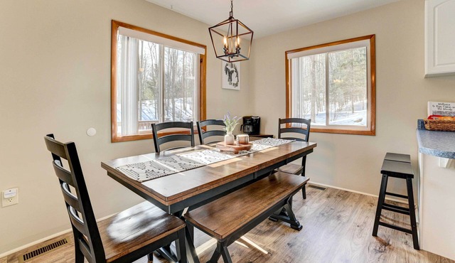 Roscommon Retreat w/Deck ~ 1 Mile to Higgins Lake