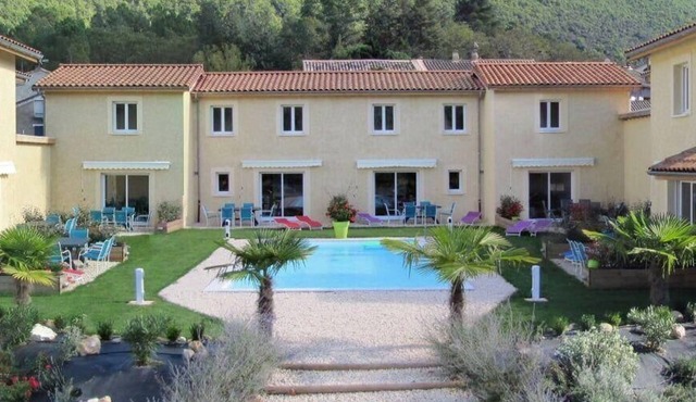 Rose at the Domaine des Fleurs flower estate