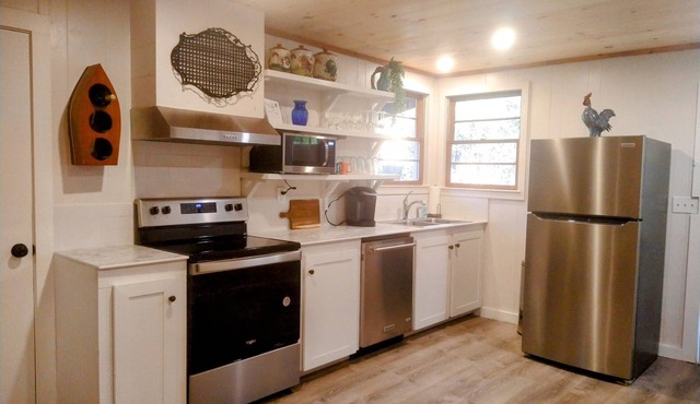 Rose Bud Cottage by Lake Burton!