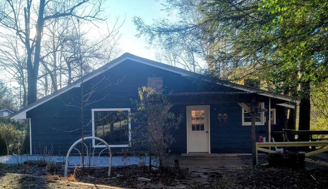 Rose Bud Cottage by Lake Burton!