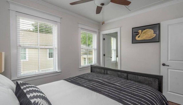 Rose Carriage - Downtown, Ground Level