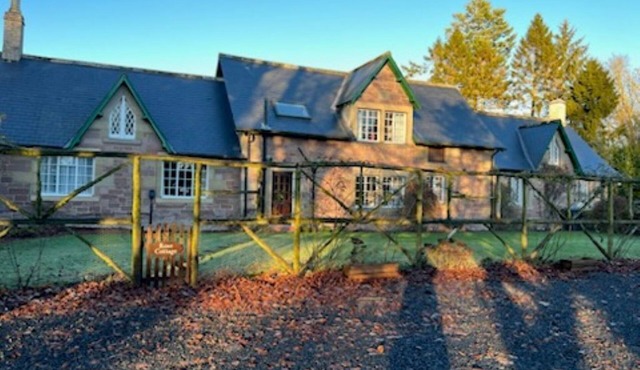 Rose Cottage - Charming Cottage in the Grounds of a Private Country House Estate