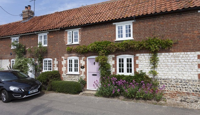 Rose Cottage - a self catering cottage that sleeps 4 guests in 2 bedrooms