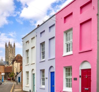 Rose cottage, Central, Amazing Cathedral view, Iconic pastel street