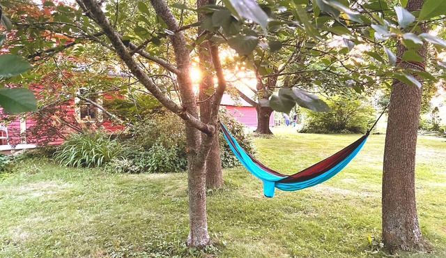 Rose Cottage-Charming, Comfortable, Ocean Breezes