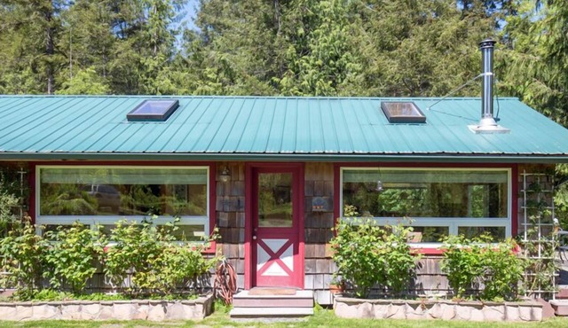 Rose Cottage - Charming bungalow with beautiful gardens