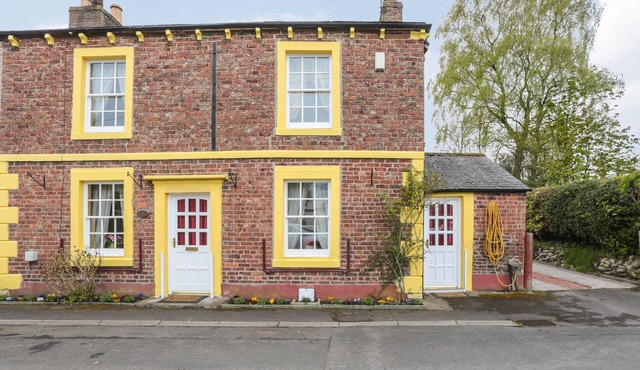 ROSE COTTAGE, family friendly, character holiday cottage in Carlisle