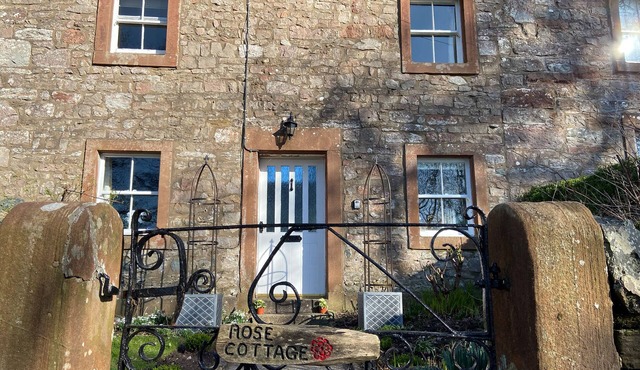 ROSE COTTAGE, pet friendly, with open fire in Appleby-In-Westmorland