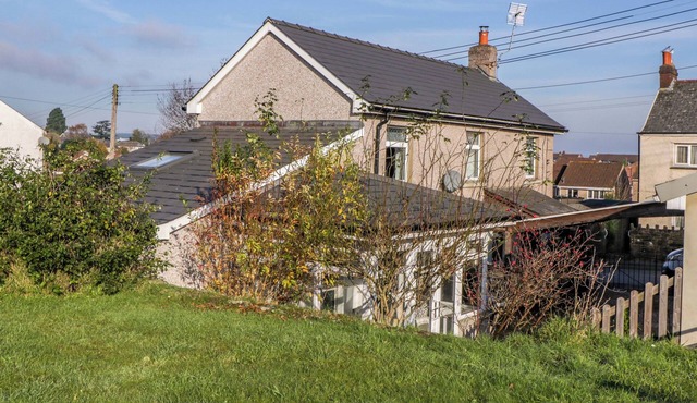 ROSE COTTAGE, pet friendly, with open fire in Bream