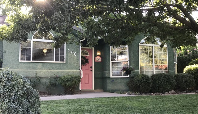 Rose Cottage Retreat nearby Zion National Park