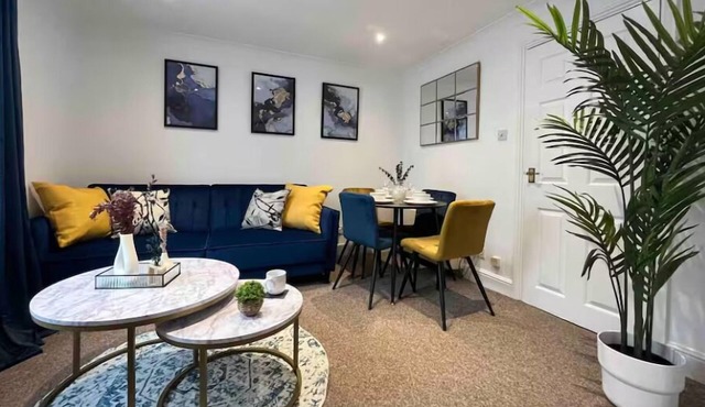 Rose Court-Free Parking-Central-Long Stay Offer