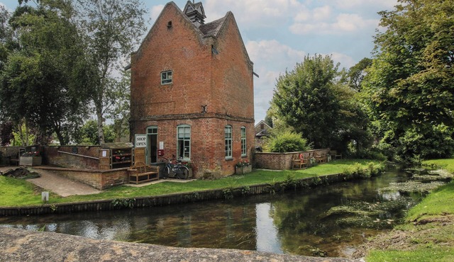 ROSE, family friendly, with a garden in Eardisland