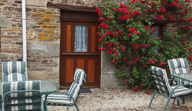 Rose Gite Le Cosquer Saint Connec